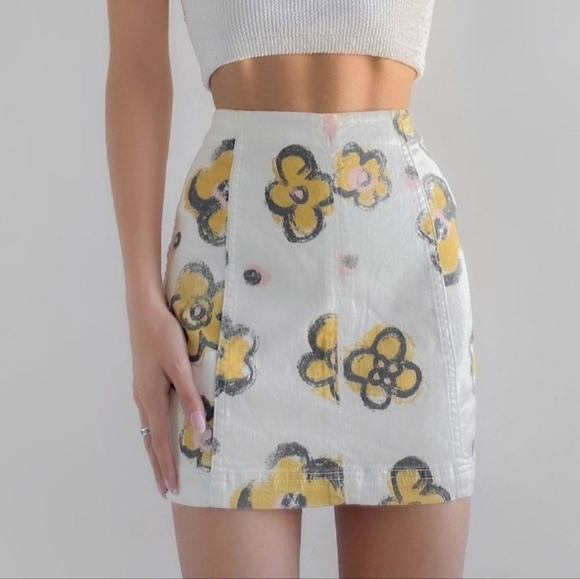 Free People Dresses & Skirts - Free People Floral Skirt Size 10